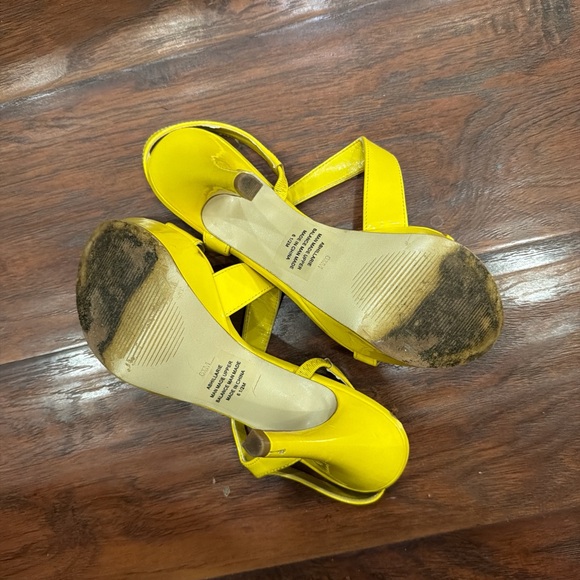 Audrey Brooke Vibrant Yellow Heels - Picture 5 of 5